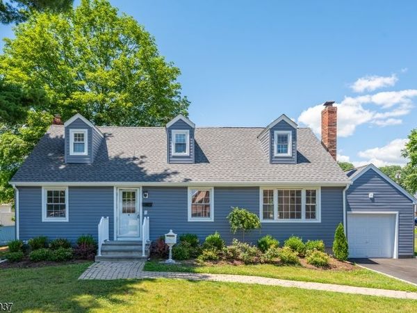 4 Van Duyne Ave, Riverdale, NJ 07457