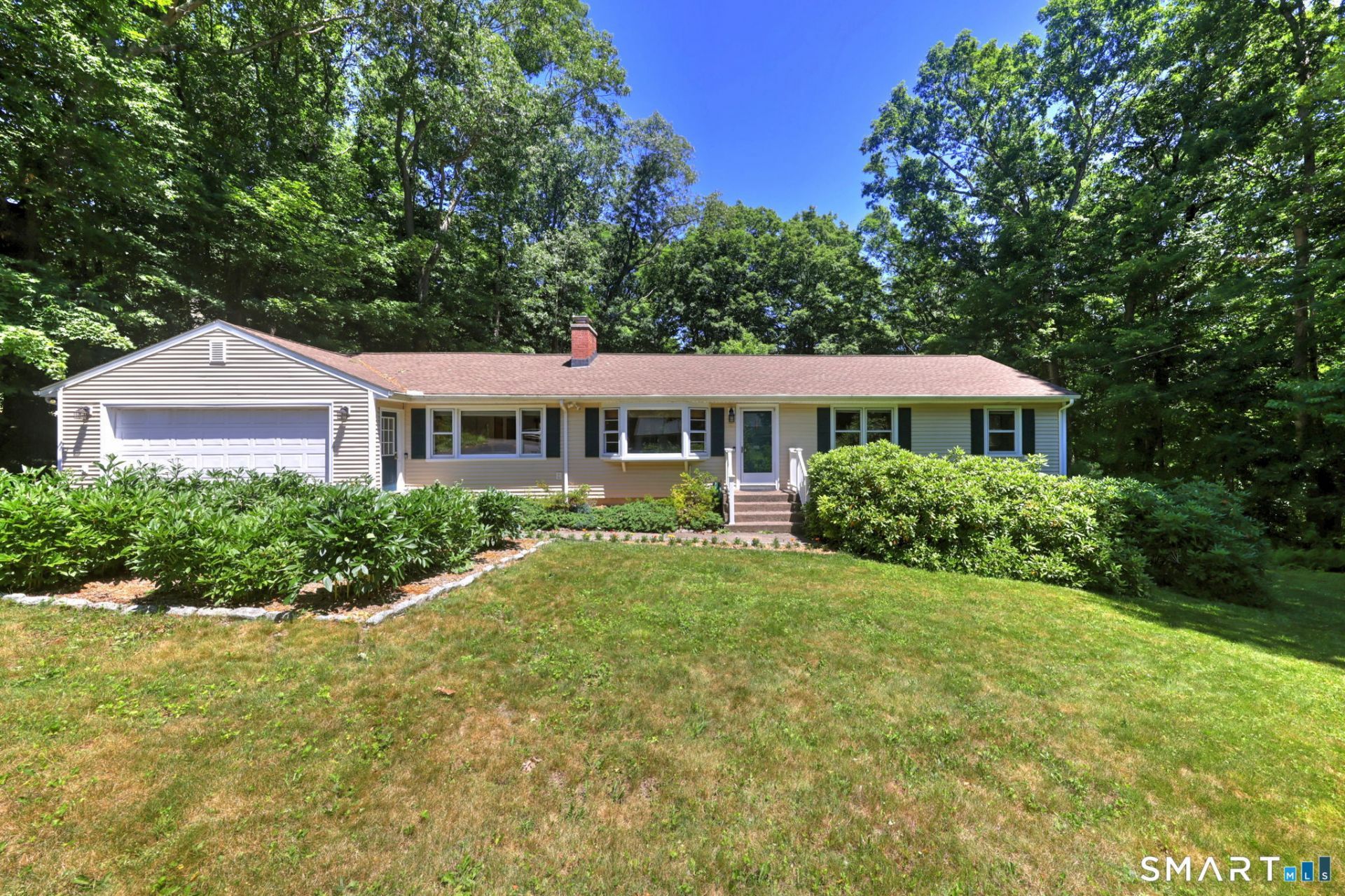 25 Mountain View, Bethany, CT 06524 Main Photo