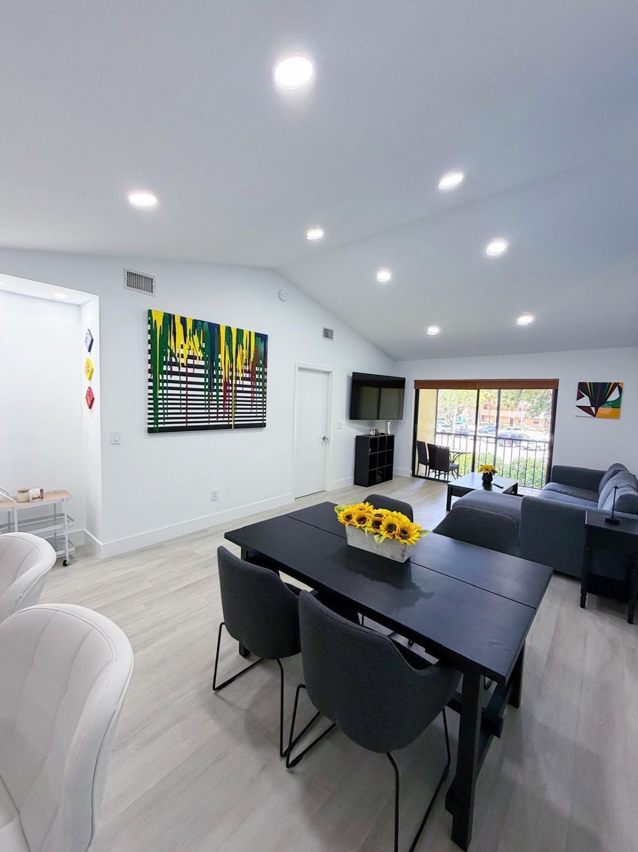 351 Club Circle, Unit 208, Boca Raton, FL 33487 Photo