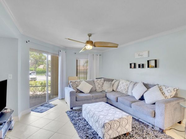 4855 Via Palm Lakes, Unit 902, West Palm Beach, FL 33417