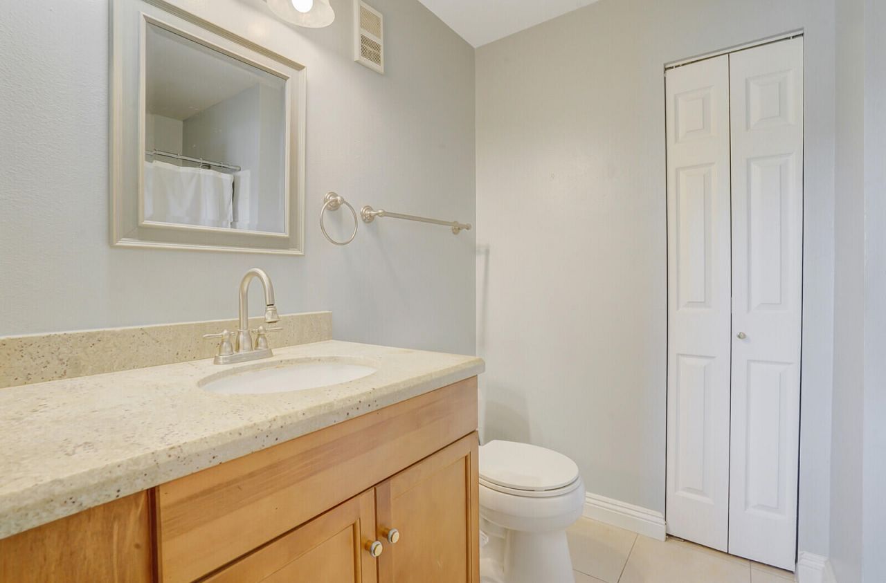 4855 Via Palm Lakes, Unit 902, West Palm Beach, FL 33417 Photo