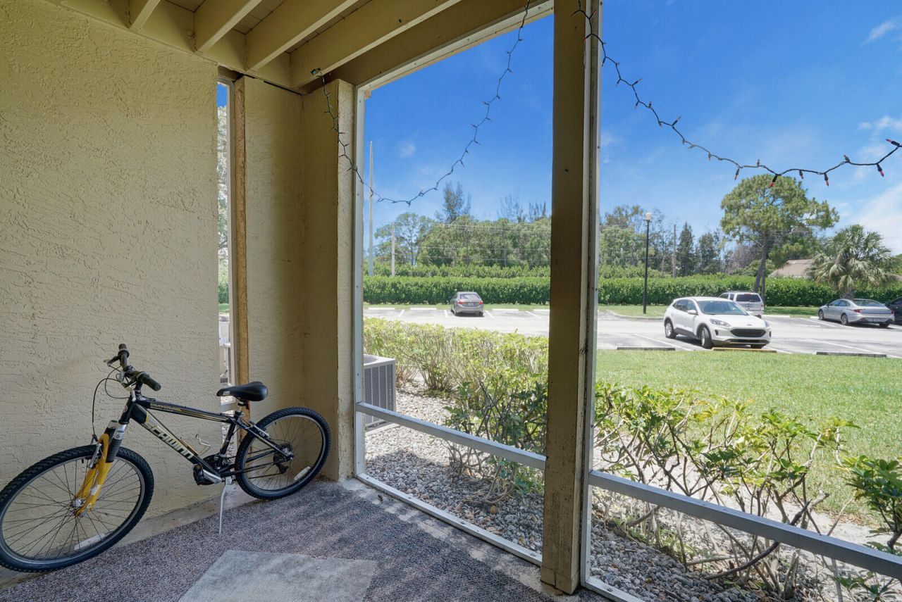 4855 Via Palm Lakes, Unit 902, West Palm Beach, FL 33417 Photo
