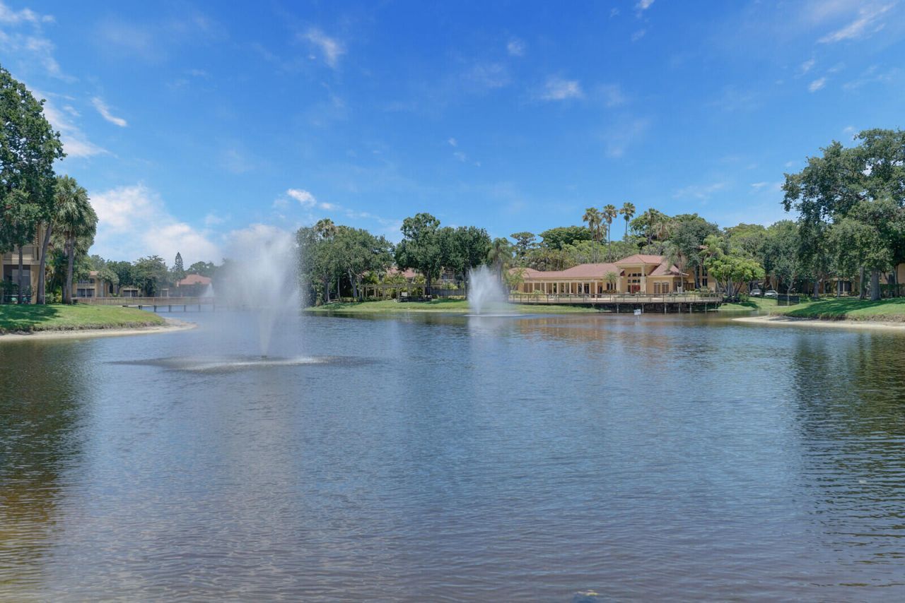 4855 Via Palm Lakes, Unit 902, West Palm Beach, FL 33417 Photo