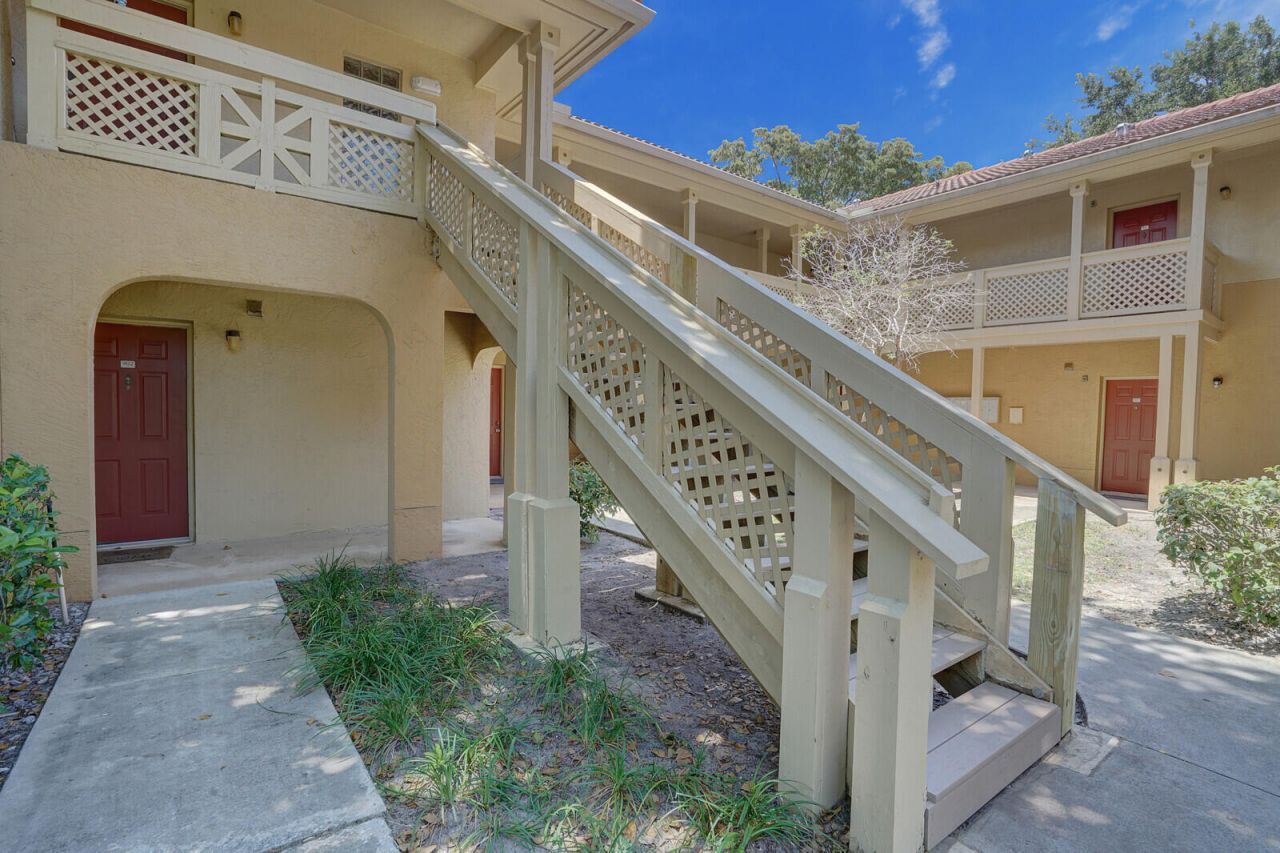 4855 Via Palm Lakes, Unit 902, West Palm Beach, FL 33417 Photo