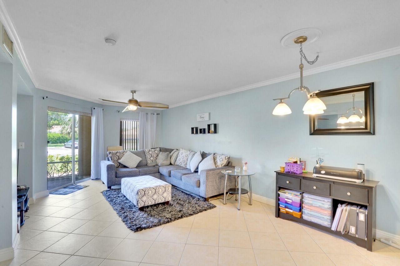 4855 Via Palm Lakes, Unit 902, West Palm Beach, FL 33417 Photo