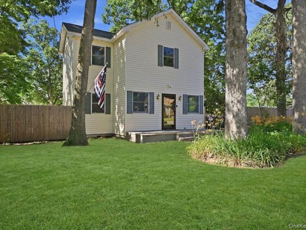 12 Thorne Street, Ronkonkoma, NY 11779