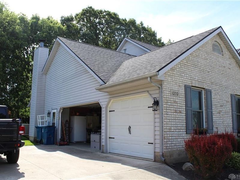 1070 Winston Lane, Tipp City, OH 45371 Photo 10