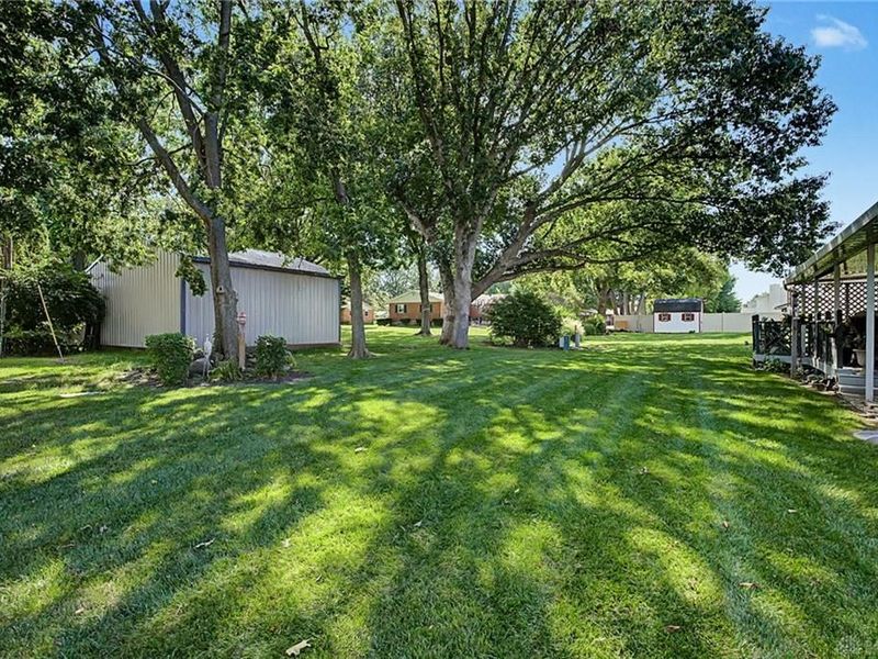 1070 Winston Lane, Tipp City, OH 45371 Photo 12