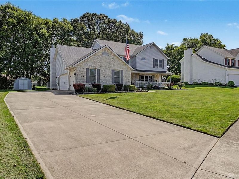 1070 Winston Lane, Tipp City, OH 45371 Photo 2