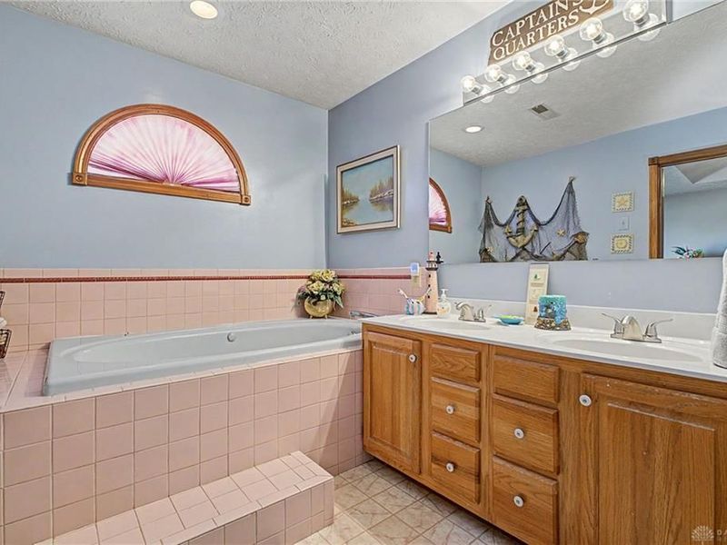 1070 Winston Lane, Tipp City, OH 45371 Photo 27