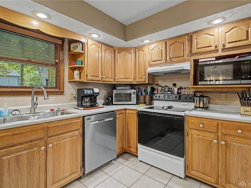 1070 Winston Lane, Tipp City, OH 45371 Photo 47