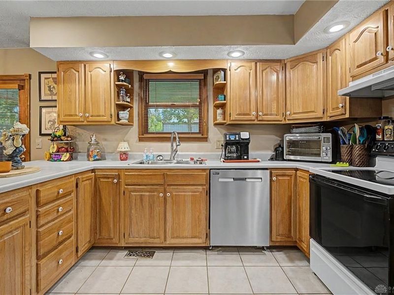 1070 Winston Lane, Tipp City, OH 45371 Photo 48