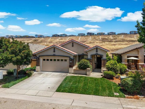 348 Lone Spur Dr, Folsom, CA 95630