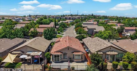 348 Lone Spur Dr, Folsom, CA 95630 Photo