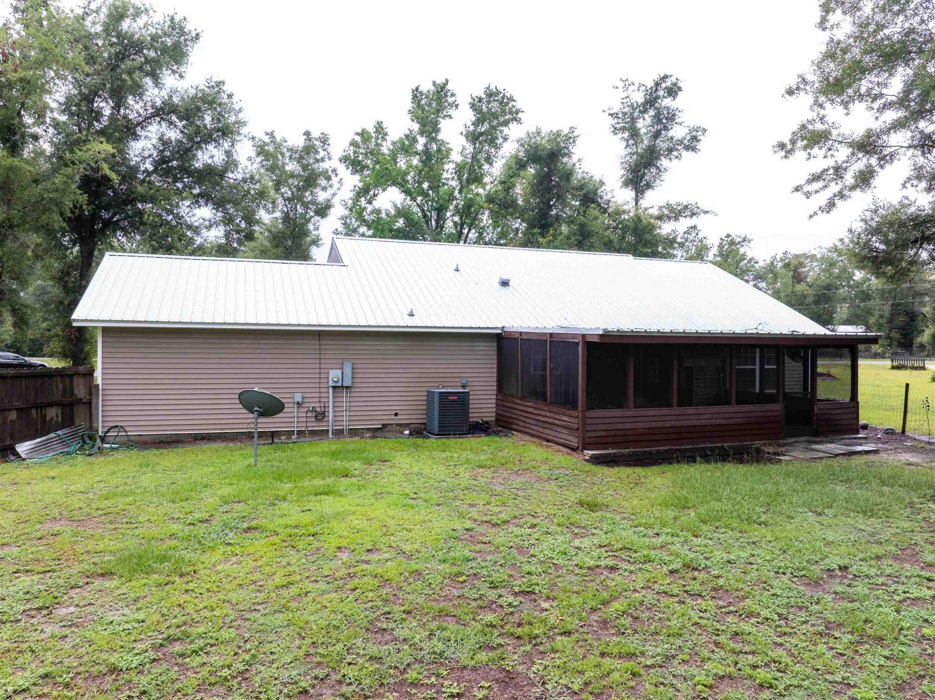 135 NE Golden Rain Terrace , Lee, FL 32059 Photo