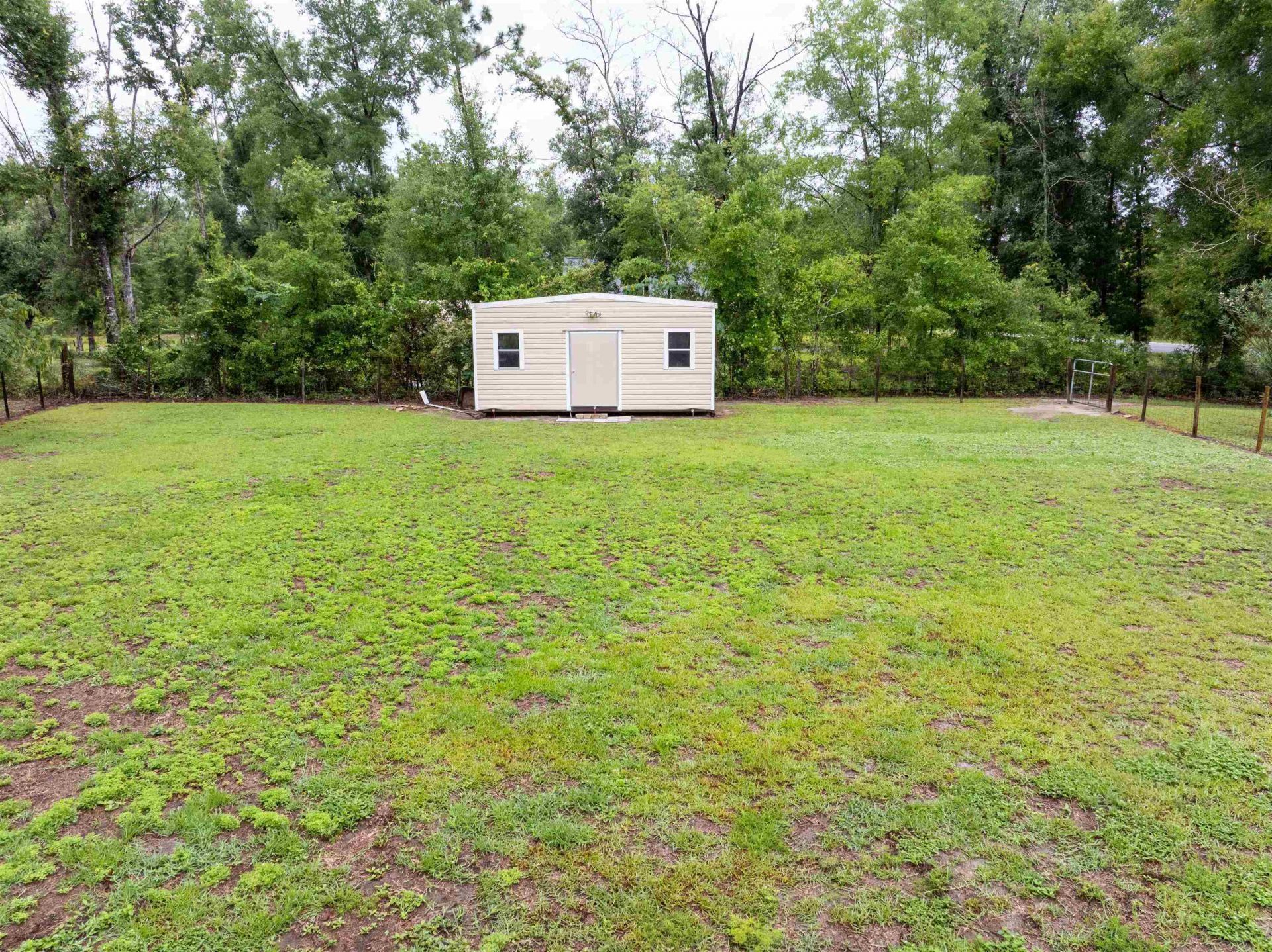 135 NE Golden Rain Terrace , Lee, FL 32059 Photo