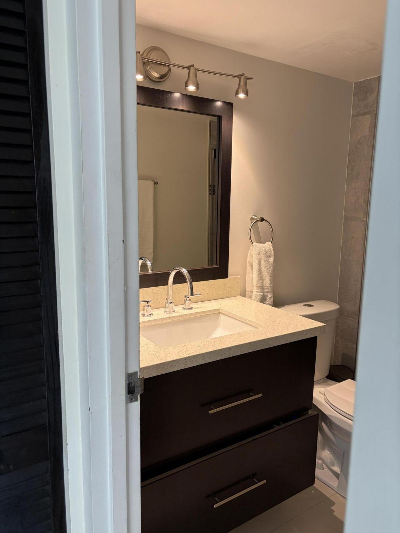 3625 N Country Club Drive, Unit 206, Aventura, FL 33180 Photo