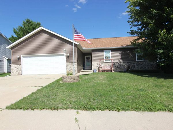 1502 ELIZABETH Lane, Metamora, IL 61548
