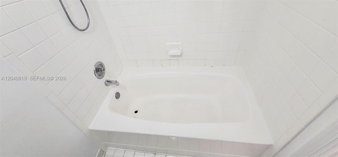 3204 Glenmoor Dr , Unit 3204, West Palm Beach, FL 33409 Photo