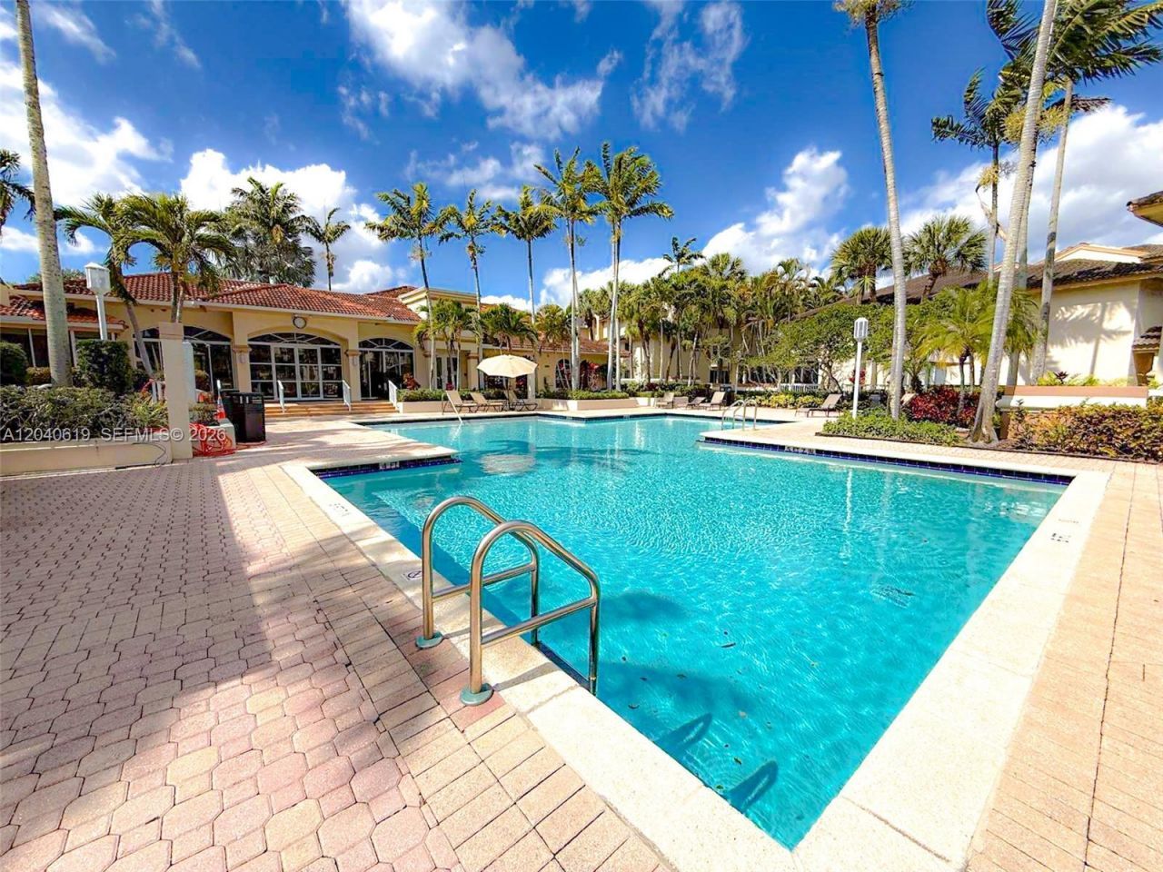 3204 Glenmoor Dr , Unit 3204, West Palm Beach, FL 33409 Photo