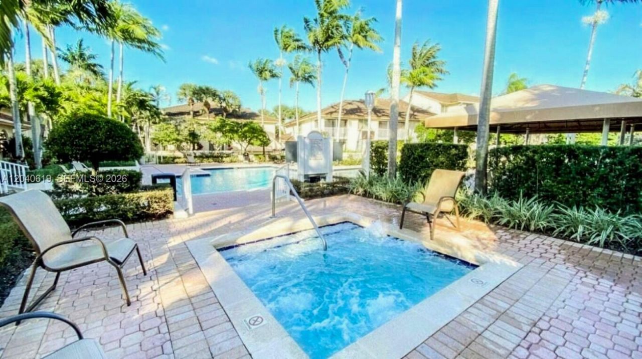 3204 Glenmoor Dr , Unit 3204, West Palm Beach, FL 33409 Photo