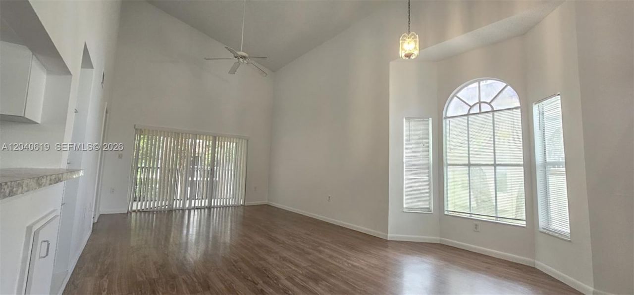3204 Glenmoor Dr , Unit 3204, West Palm Beach, FL 33409 Photo