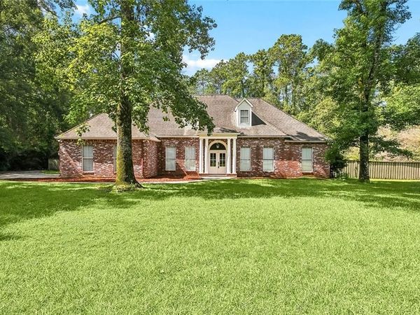 329 DUMMYLINE Road, Madisonville, LA 70447