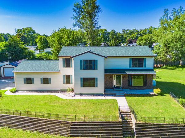 8805 Stadium Drive, Kalamazoo, MI 49009