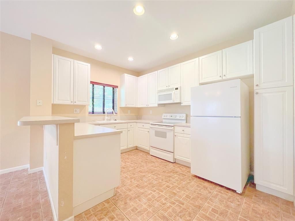2132 NW 75th Way, Pembroke Pines, FL 33024 Photo