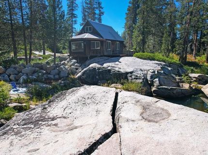 100 S Yuba Dr, Soda Springs, CA 95728 Photo