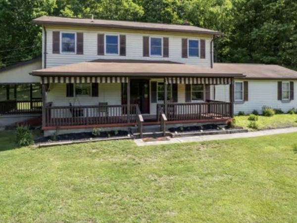 567 Leasure Lane, Tarentum, PA 15084
