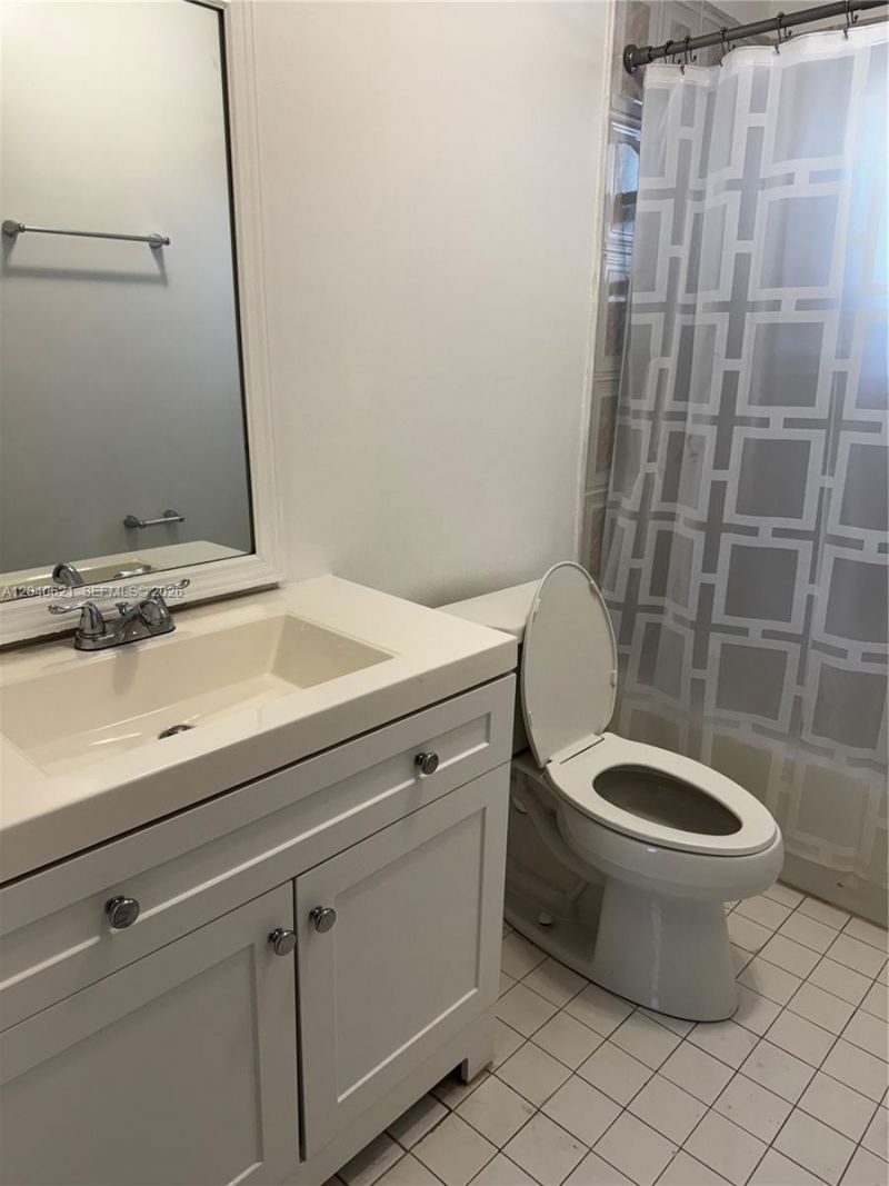 13500 NE 3rd Ct , Unit 120, North Miami, FL 33161 Photo