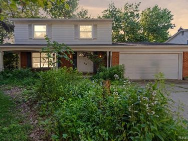 30220 Westbrook Parkway, Southfield, MI 48076