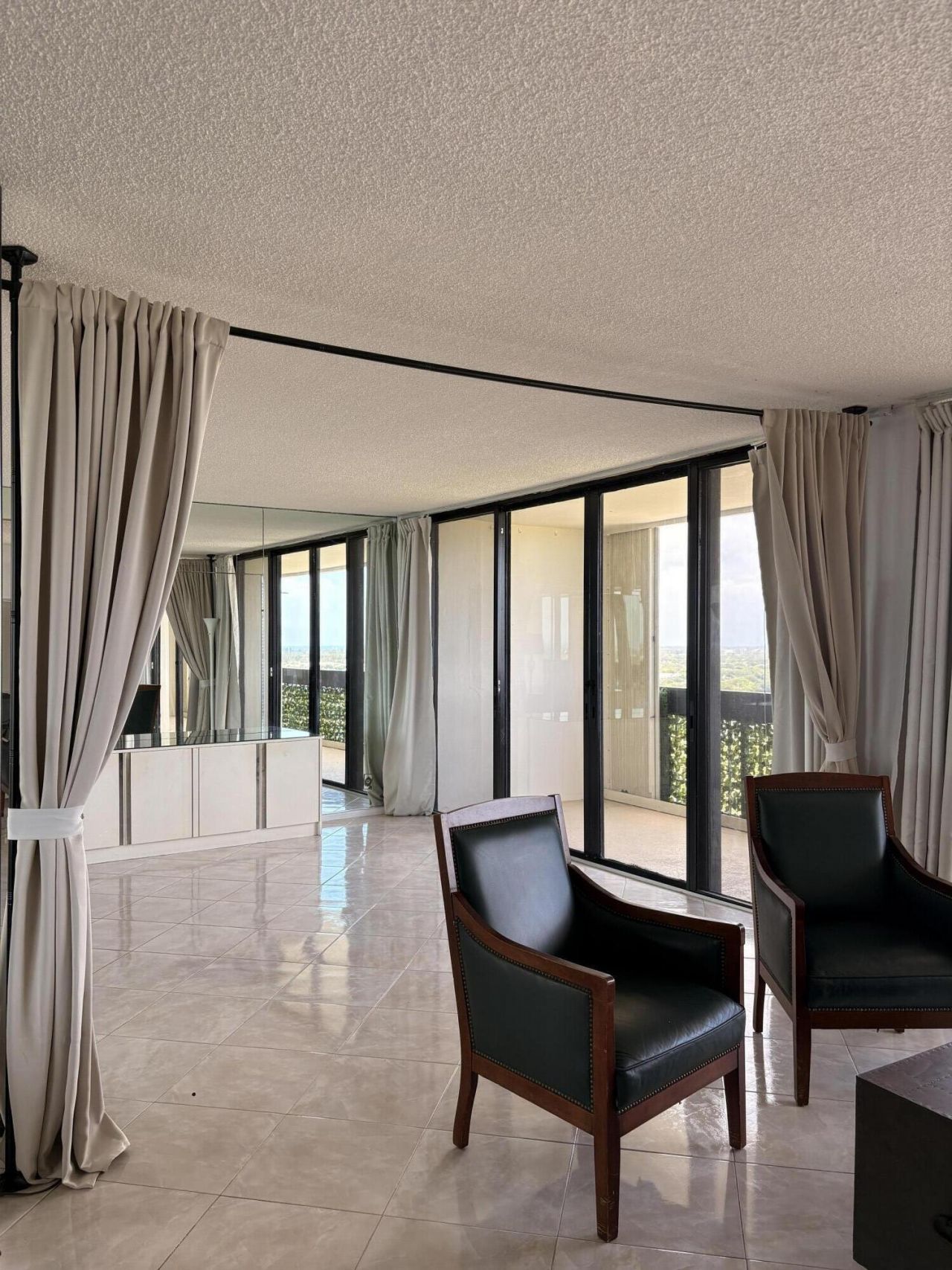2400 Presidential Way, Unit 2002, West Palm Beach, FL 33401 Photo