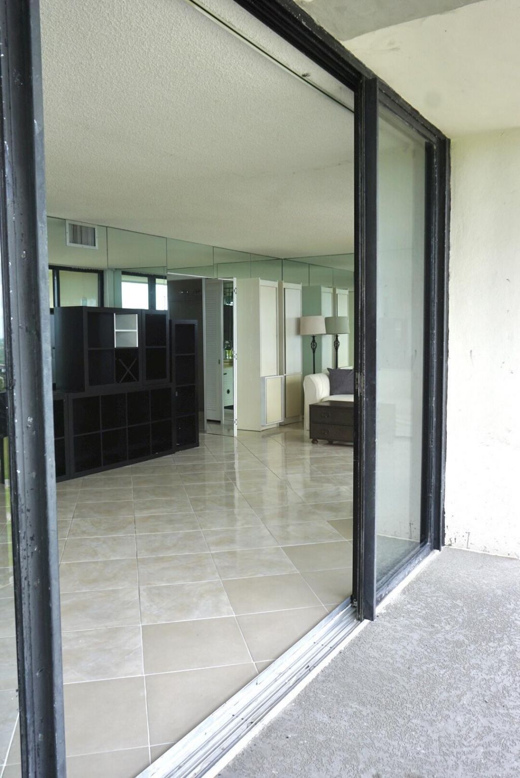 2400 Presidential Way, Unit 2002, West Palm Beach, FL 33401 Photo