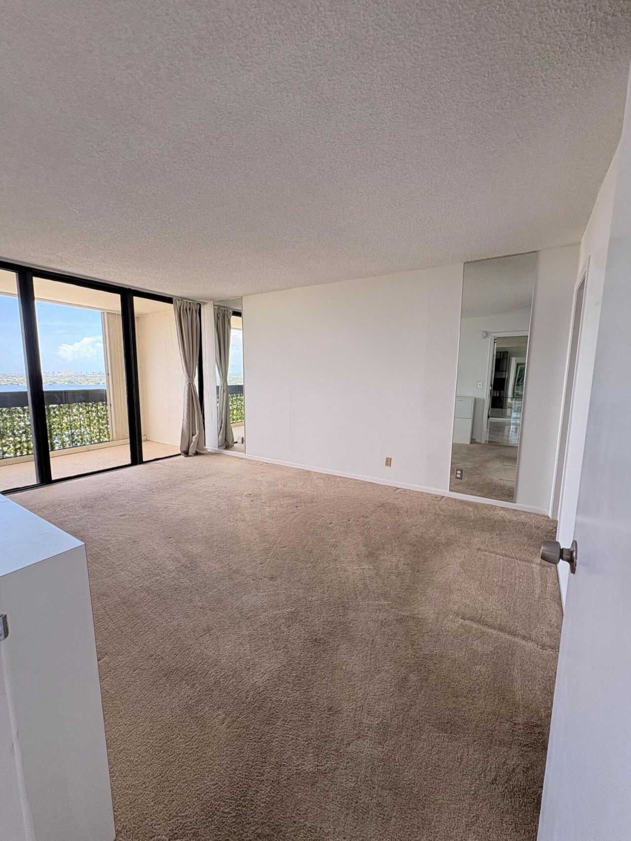 2400 Presidential Way, Unit 2002, West Palm Beach, FL 33401 Photo