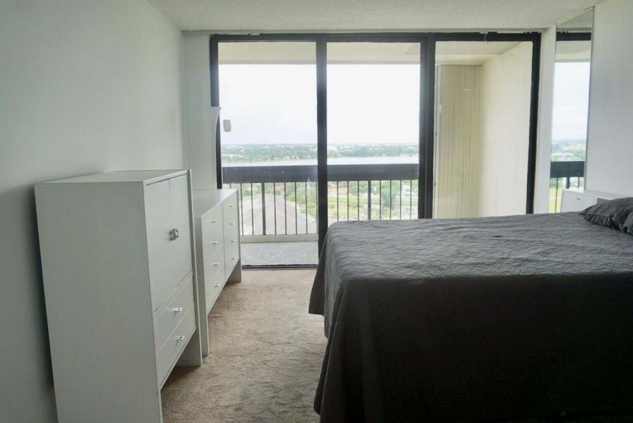 2400 Presidential Way, Unit 2002, West Palm Beach, FL 33401 Photo