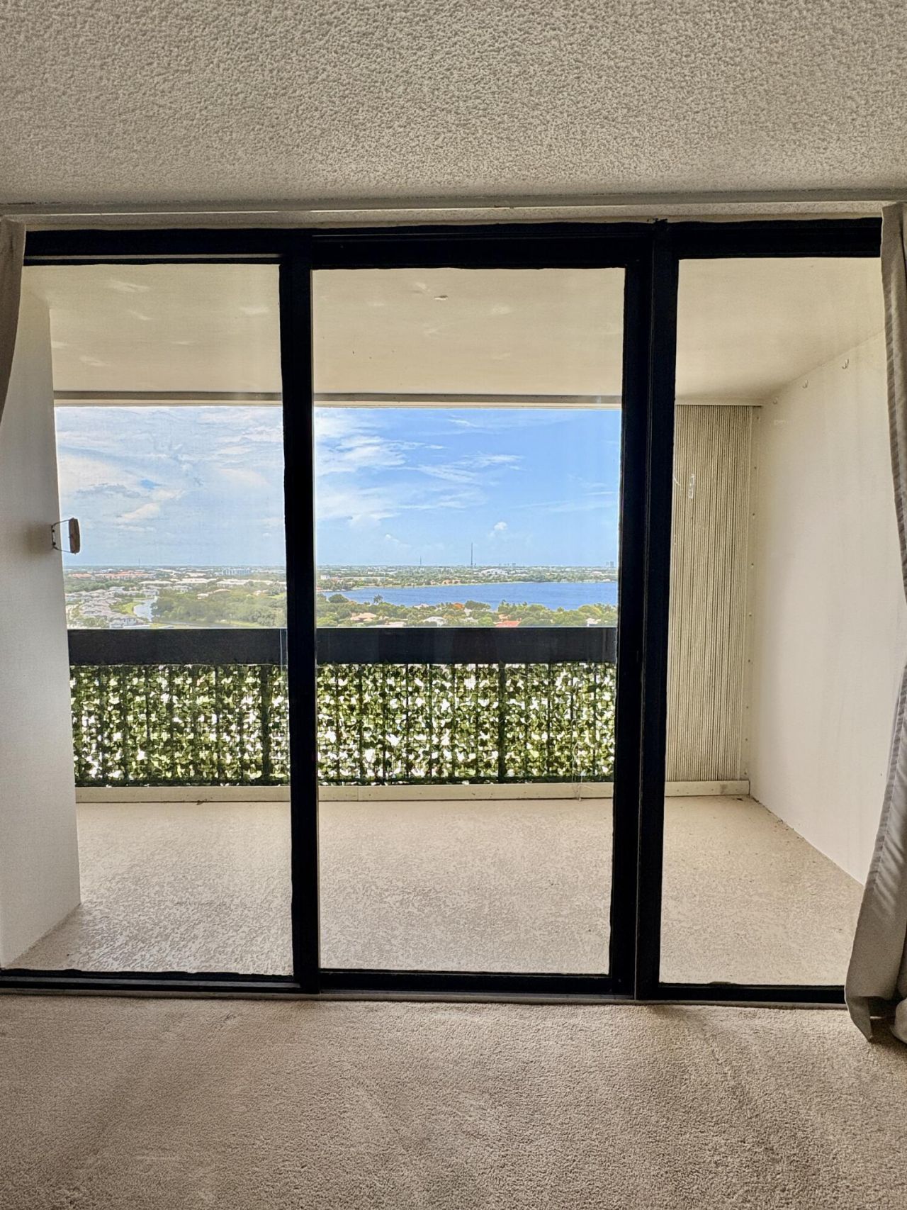 2400 Presidential Way, Unit 2002, West Palm Beach, FL 33401 Photo
