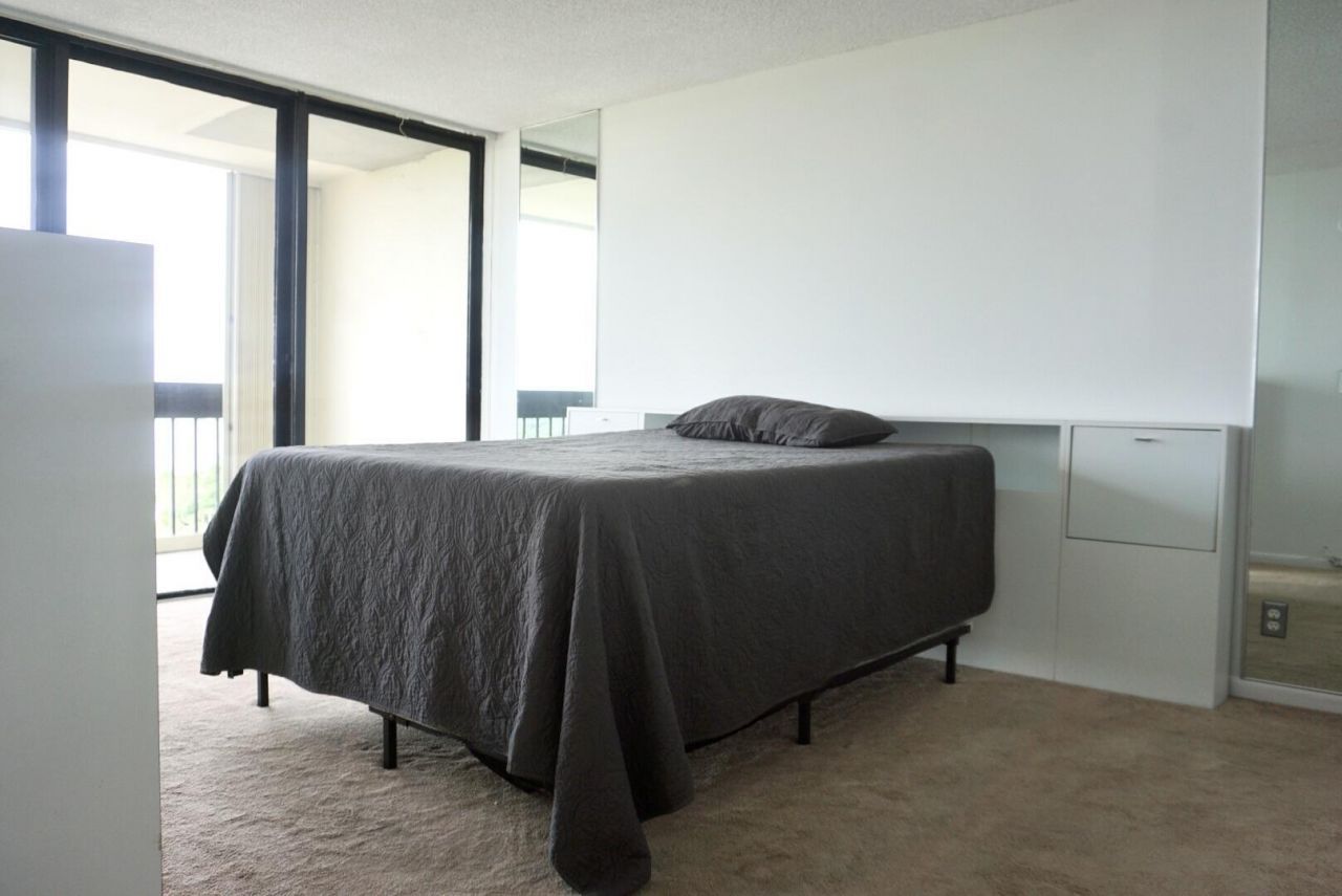 2400 Presidential Way, Unit 2002, West Palm Beach, FL 33401 Photo