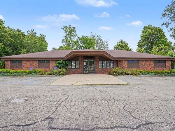 1500 N Main Street , Lapeer, MI 48446