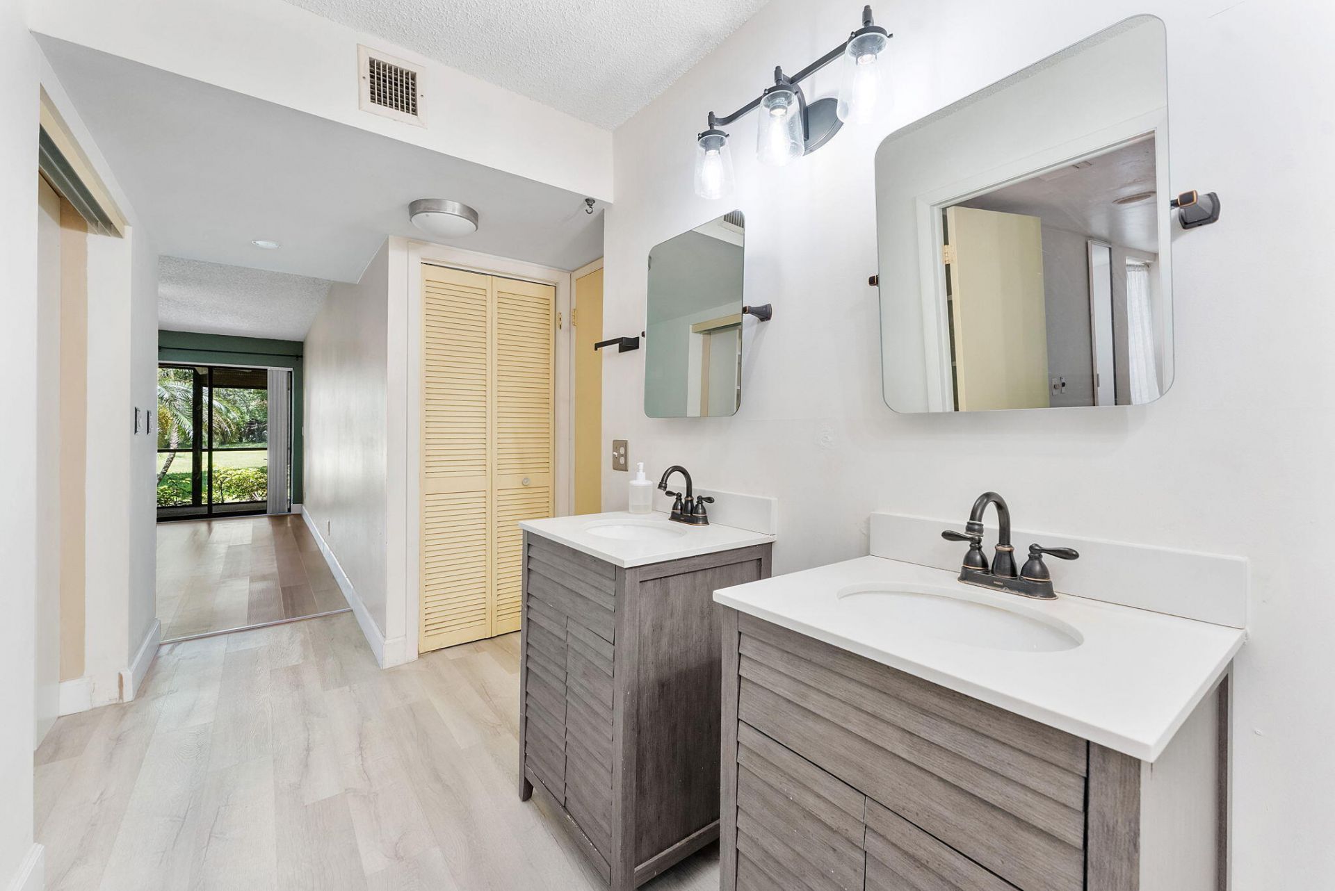 5800 Camino Del Sol, Unit 102, Boca Raton, FL 33433 Photo