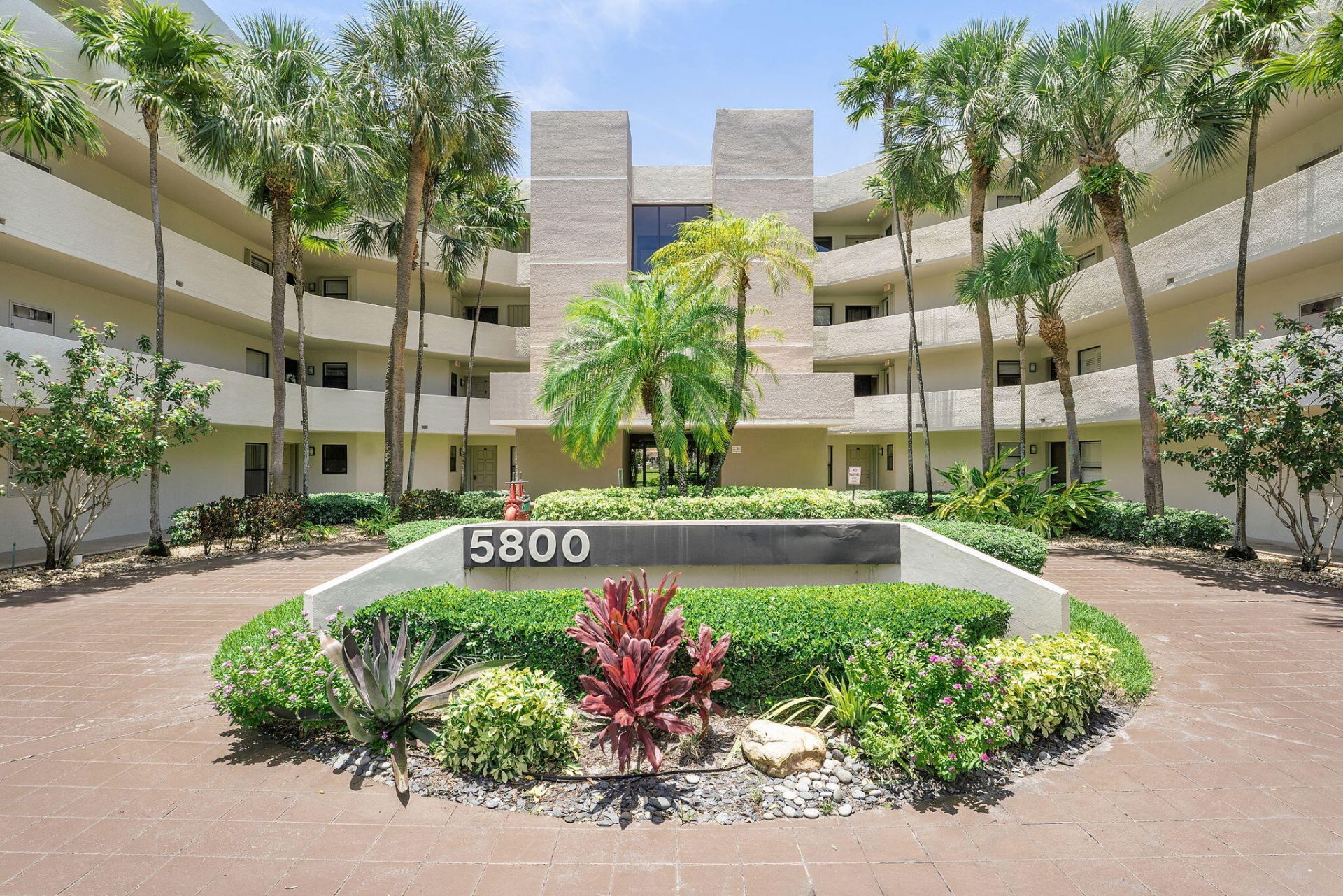 5800 Camino Del Sol, Unit 102, Boca Raton, FL 33433 Photo