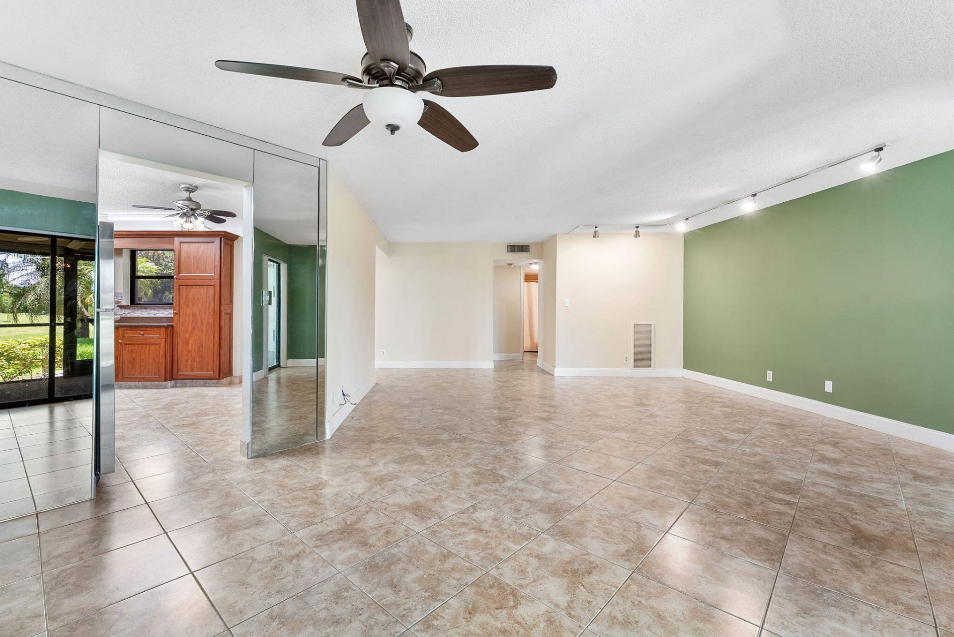 5800 Camino Del Sol, Unit 102, Boca Raton, FL 33433 Photo