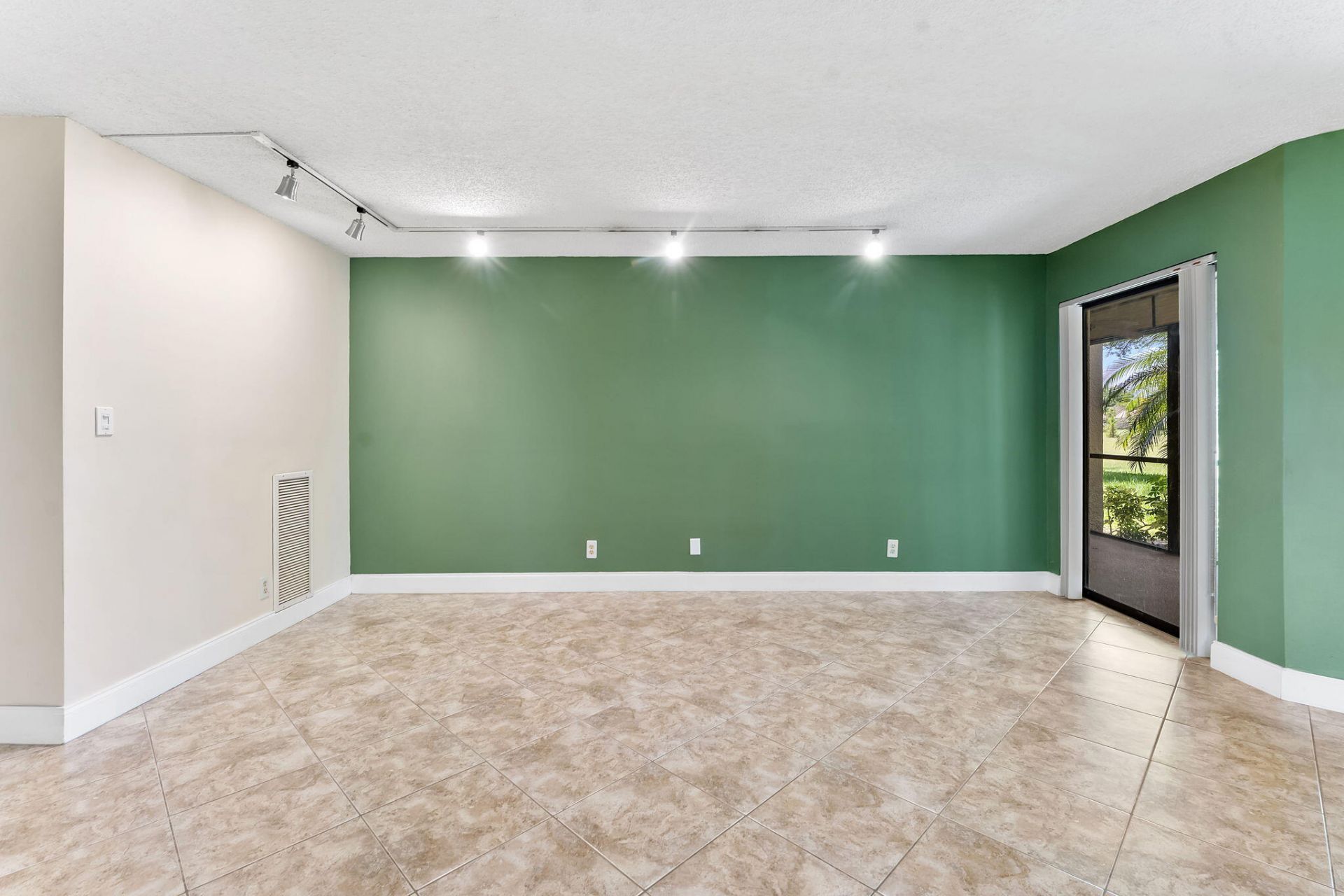 5800 Camino Del Sol, Unit 102, Boca Raton, FL 33433 Photo