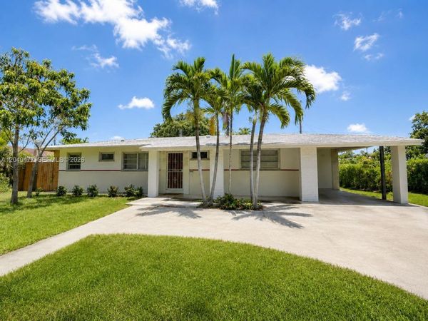 9110 SW 44th St , Miami, FL 33165