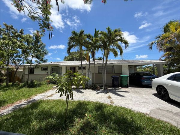 9110 SW 44th St , Miami, FL 33165