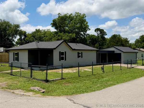 1700 S Park Street , Sapulpa, OK 74066