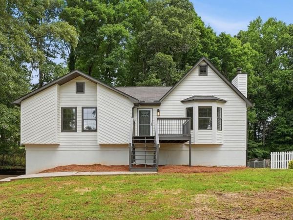 4050 Willow Ridge Road , Douglasville, GA 30135