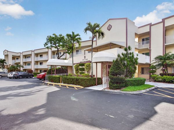7216 S Devon Drive, Unit 212, Tamarac, FL 33321