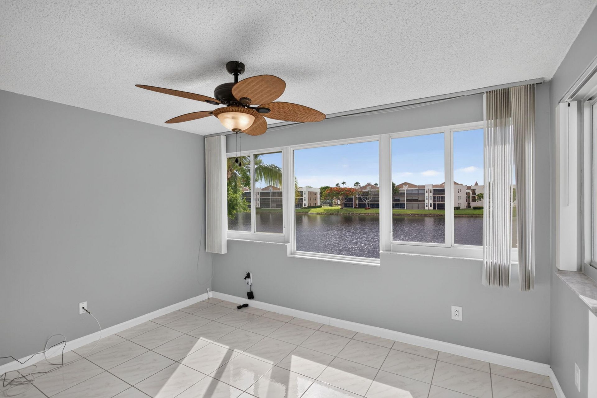 7216 S Devon Drive, Unit 212, Tamarac, FL 33321 Photo